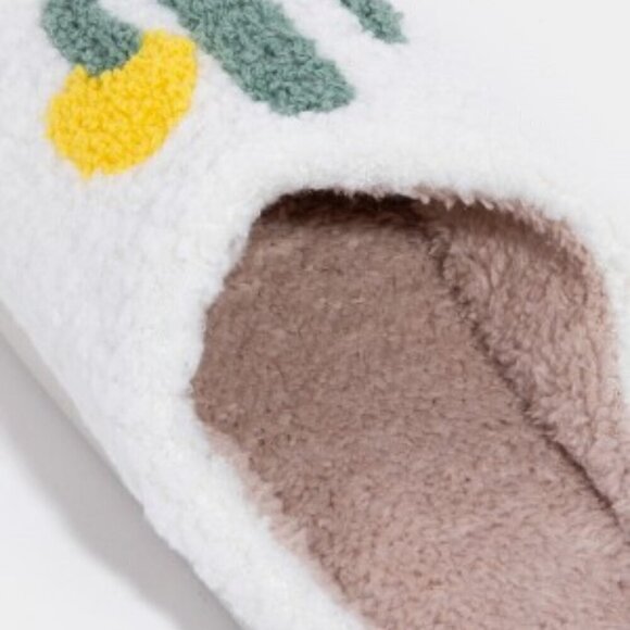 NWT Western Desert Cactus Print Slippers Women's Size: 8-9 - Picture 3 of 5